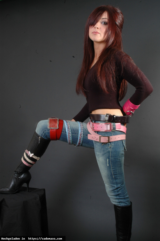 slaveslut_ aus England (PLZ: 1111)