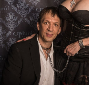 gefesselter_mann aus Sonstiges (PLZ: 21000)