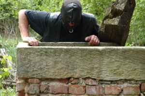 devoterledersklave aus Deutschland (PLZ: 30419)