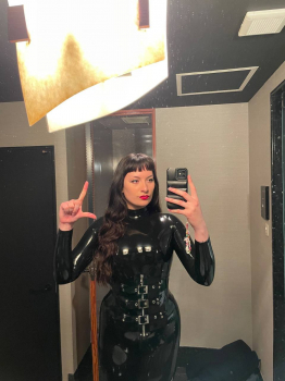 LadySophie92 aus Deutschland (PLZ: 40210)