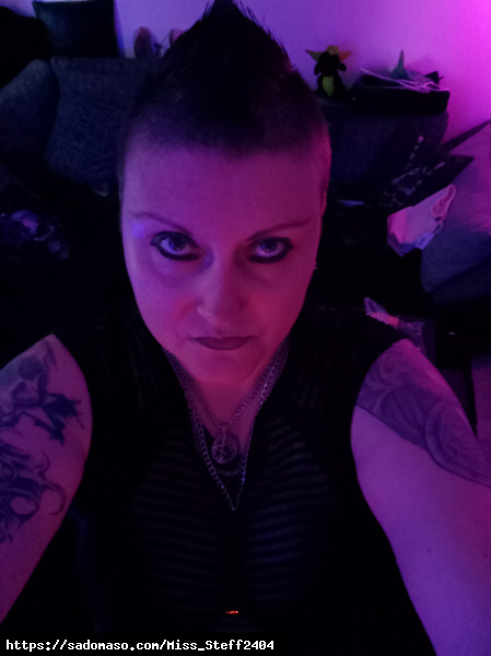 Miss_Steff2404 (PLZ: 34131)