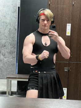 Lovely_Spankings aus Deutschland (PLZ: 24145)