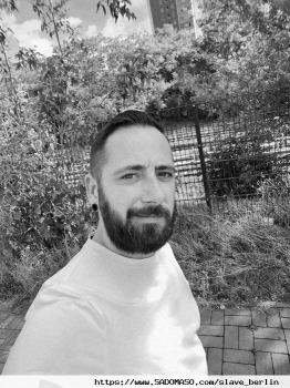 slave_berlin aus Deutschland (PLZ: 12619)