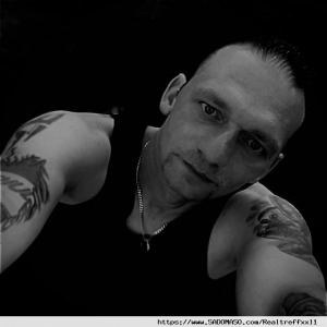 Realtreffxxl1 aus Deutschland (PLZ: 26683)