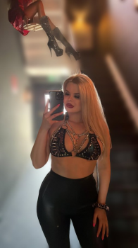 Vanessa_Detriech aus Deutschland (PLZ: 20148)