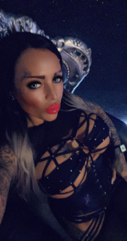 NadiaSovereign aus Deutschland (PLZ: 60311)