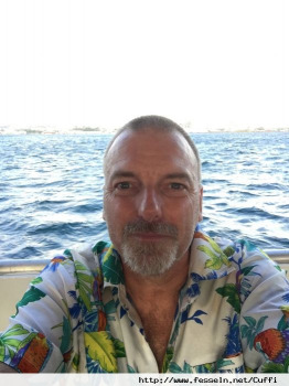 Cuffi aus Schweiz (PLZ: 5600)