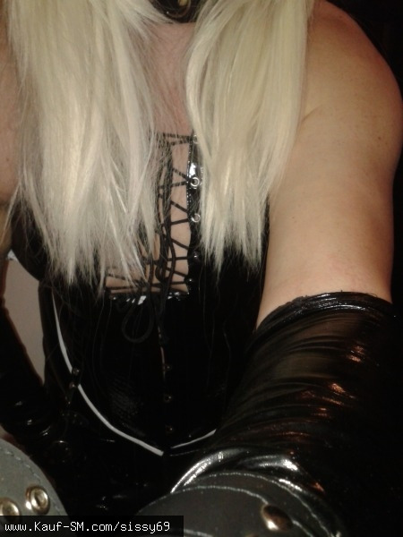 sissy69 (PLZ: 4020)