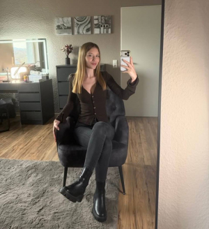 Herrin_Candy8 aus Deutschland (PLZ: 60599)