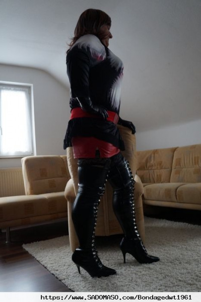 Bondagedwt1961 (PLZ: 89081)