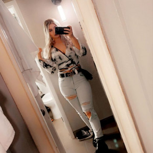 sharonarnett aus Luxemburg (PLZ: 10117)