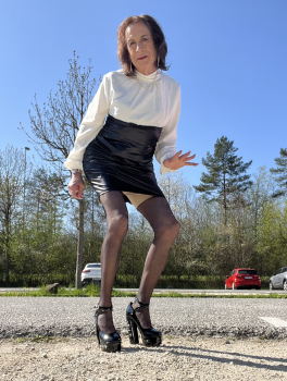 Suzi_25 aus Schweiz (PLZ: 4310)