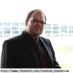 iustus_honestum aus Deutschland (PLZ: 85764)