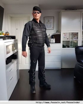 fesselnder aus Deutschland (PLZ: 6552)