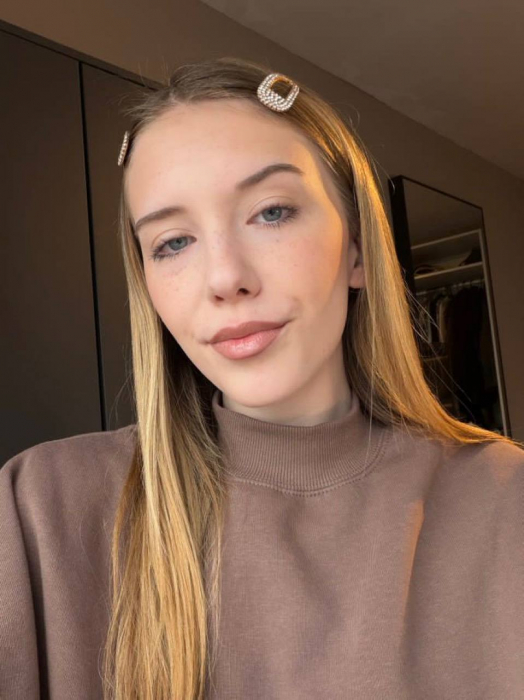 Ich suche - Dominante junge Frau sucht unterwürfigen Mann